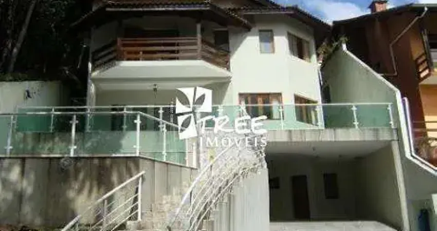 Venda de casa no condomínio arujá country club, em arujá/sp, 262m² com 03 suítes, varanda, 03 salas, lavabo, 03 vagas e churrasqueira. consulte-nos.