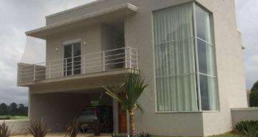 VENDA DE CASA NO CONDOMÍNIO REAL PARK, EM ARUJÁ/SP, 235m² com 3 suítes, 1 suíte master, área gourmet com churrasqueira e garagem coberta. CONSULTE-NOS