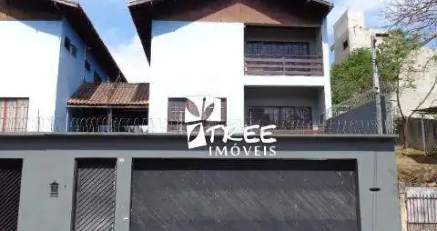 Locação de sobrado no arujamérica, em arujá/sp, 450m² com 4 quartos, suíte com a/c, varanda, 4 salas, quintal, lavandeira e 4 vagas. consulte-nos.