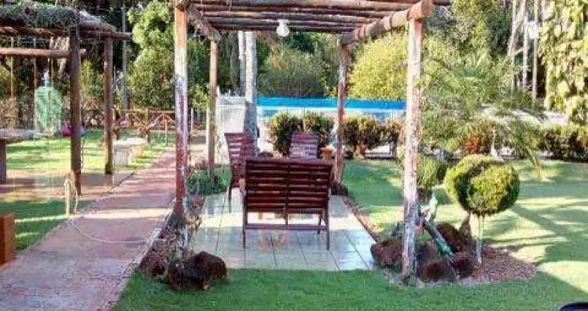 Venda de chácara em indiaporã/sp, ótima oportunidade com a/t de 6.050m², casa principal com 04 dorm. e casa secundária aconchegante! consulte-nos.