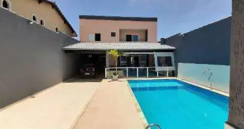 Venda de sobrado de alto padrão em itanhaém/sp, a 200m da praia de balneário, 320m² 6 quartos, suítes, piscina, churrasqueira e 8 vagas. consulte-nos.