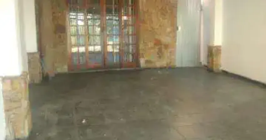 VENDA DE SOBRADO NA VILA RIMAN, EM ARUJÁ/SP, 170m² com 3 quartos, suíte, cozinha ampla, edícula e garagem coberta para 2 autos. CONSULTE-NOS.