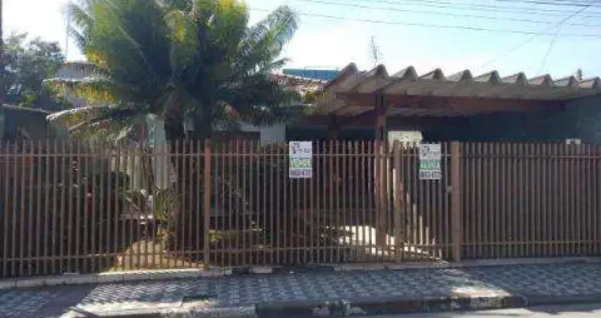 Venda e locação de casa térrea comercial no centro de arujá/sp, 300m² com suíte, área gourmet com churrasqueira e garagem coberta. consulte-nos.