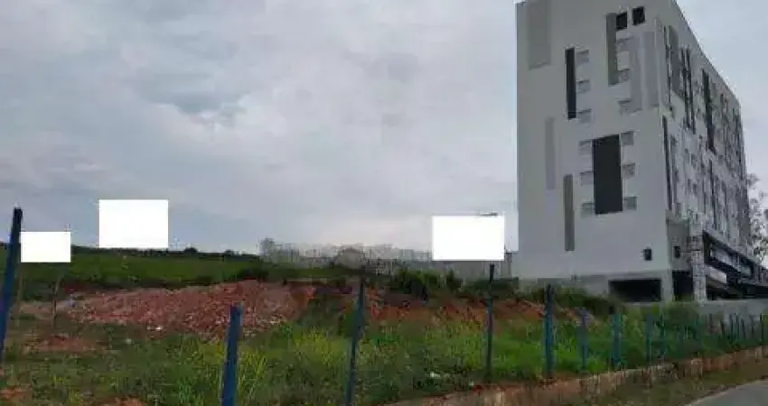 VENDA DE ÁREA NO JARDIM RINCÃO, EM ARUJÁ/SP, COM FRENTE PARA DUTRA SP/RJ, área de 3.195m², topografia em leve aclive e zoneamento Z1. CONSULTE-NOS.