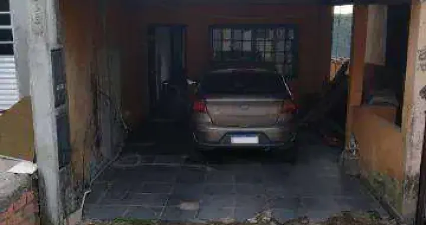 VENDA DE CASA NO MIRANTE EM ARUJÁ/SP, 125m² com 02 casas, 04 dormitórios, 03 banheiros, 03 salas, 02 cozinhas, garagem e área de lazer. CONSULTE-NOS