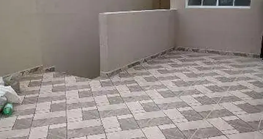 VENDA DE CASA NO CENTER VILLE, EM ARUJÁ/SP, 257m² com 3 dormitórios, suíte com varanda, sala de estar, cozinha, lavanderia e 01 vaga. CONSULTE-NOS.