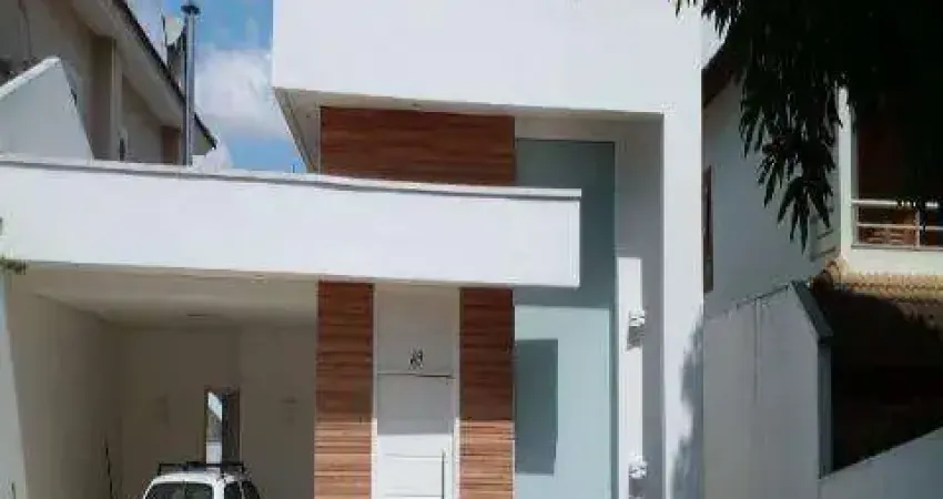 VENDA DE CASA NO CONDOMÍNIO ARUJÁZINHO V, EM ARUJÁ/SP, 400m² com 3 quartos, suíte, churrasqueira, piscina aquecida e garagem p/ 4 autos. CONSULTE-NOS.