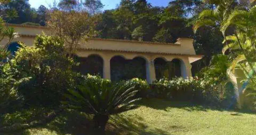 Venda casa condomínio arujazinho iii com a/t 3.000m² e a/c 900m² com 5 suítes. consulte-nos.