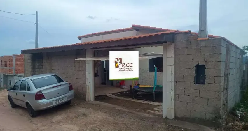 VENDA DE SOBRADO NO RESIDENCIAL ALTO DAS COLINAS, EM ARUJÁ/SP, 500m² com 5 quartos, suíte com hidro, piscina, 07 vagas e vista pra mata. CONSULTE-NOS.