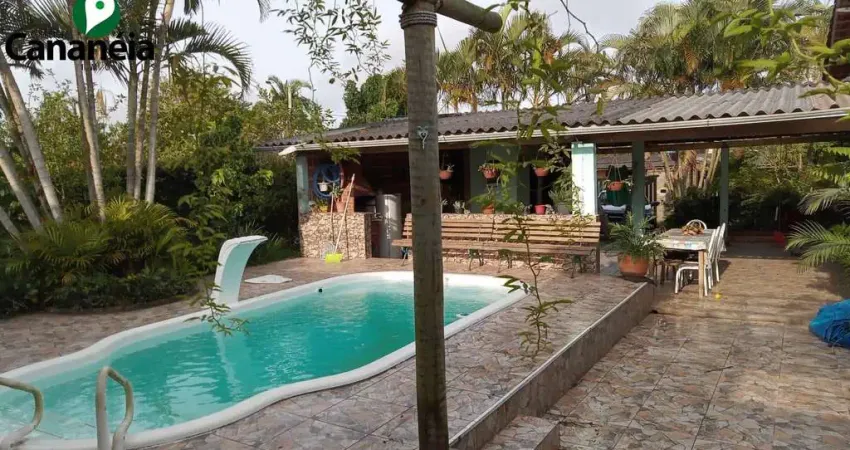 Ótima casa com piscina disponível para venda - Acaraú - Cananéia - Litoral Sul de SP