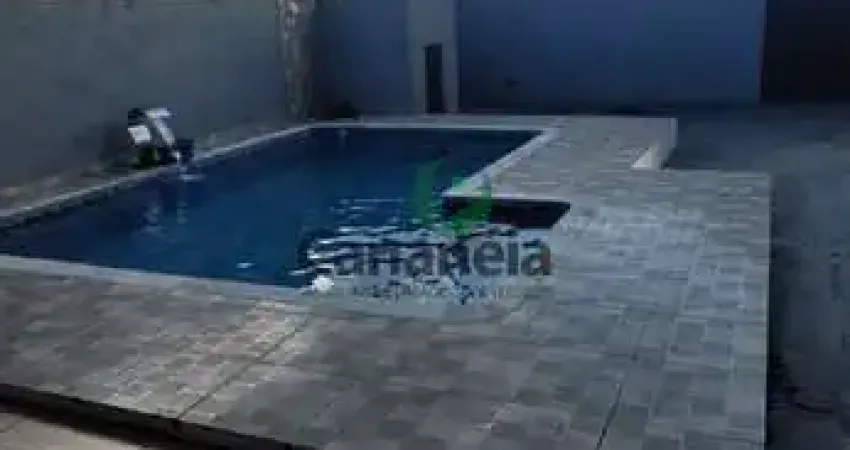 Casa com 2 dormitórios e piscina para venda no bairro vila cabana em cananéia-sp