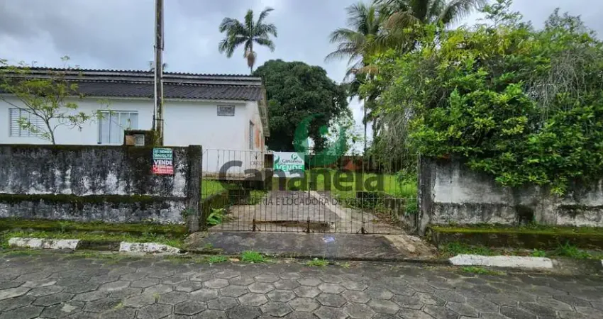 Casa para venda no Porto Cubatão - Cananéia-SP
