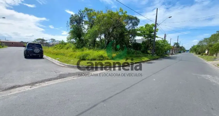 Terreno de esquina com 465m² para venda no Nossa Senhora dos Navegantes - Cananéia/SP