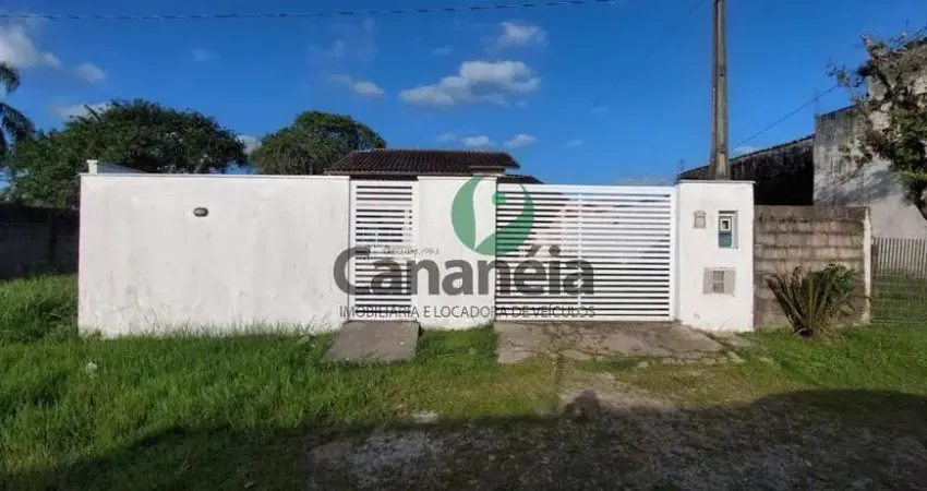 Casa para venda com 4 dormitórios (sendo 2 suítes) no Retiro das Caravelas - Cananéia/SP