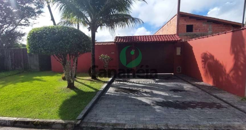 Casa para venda com 2 dormitórios no bairro Nova Cananéia em Cananéia/SP