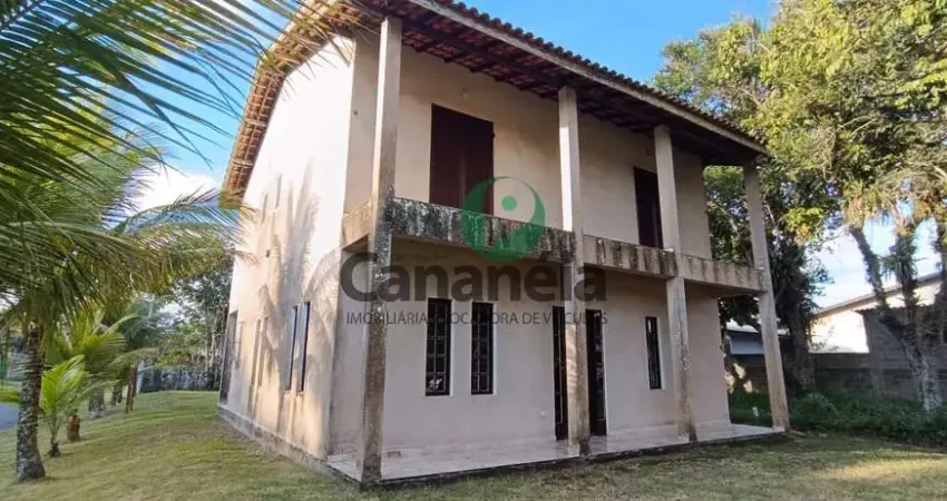 Casa para venda no bairro Jardim Candairó com 4 dormitórios (1 suíte) - Cananéia-SP