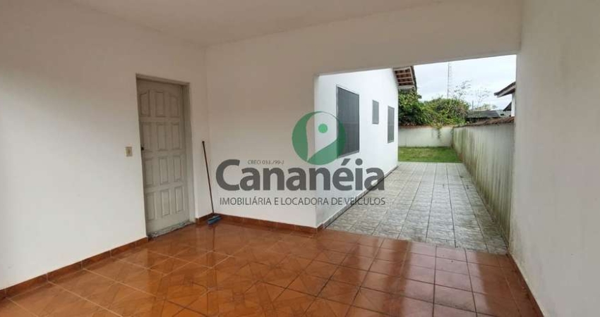 Casa para venda com 2 dormitórios (1 suíte) no Rocio - Cananéia/SP