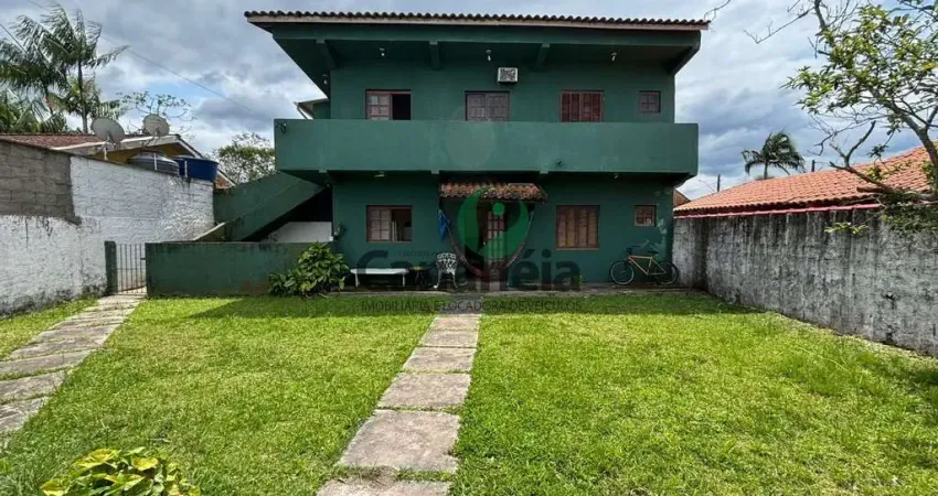 Imperdível oportunidade: 2 apartamentos completos com quarto/sala para venda no bairro do rocio cananéia-sp,