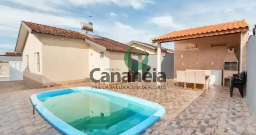 Casa à venda em cananéia-sp, acaraú: 2 quartos, sala, banheiro, 2 vagas. viva no aconchego de 90m²!
