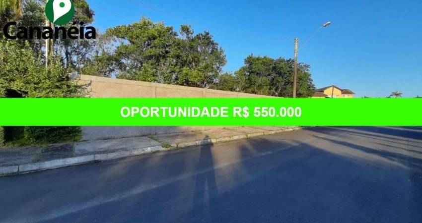 OPORTUNIDADE - VALOR REDUZIDO - Espetacular terreno de esquina com 1.175 m2 murado na Avenida Nina - Retiro das Caravelas - Cananéia / SP
