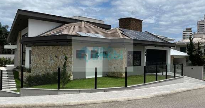 Casa 3 dormitórios, 250m² privativos, Pedra Branca, Palhoça, SC