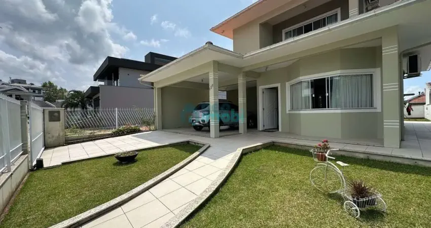 Casa com 4 dormitórios, 209m², Pedra Branca, Palhoça, SC