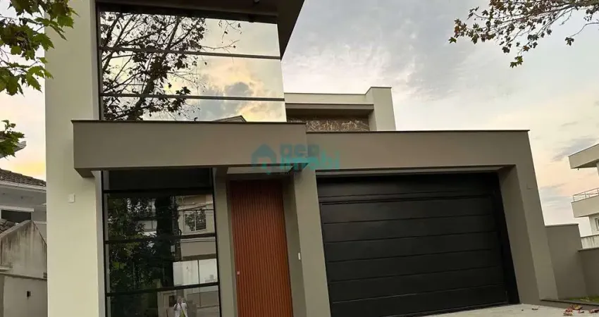 Casa com 3 suítes, 307m², Pedra Branca, Palhoça, SC