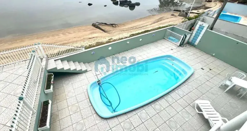 Casa com 4 quartos à venda na Rua Assis Brasil, 4529, Ponta de Baixo, São José