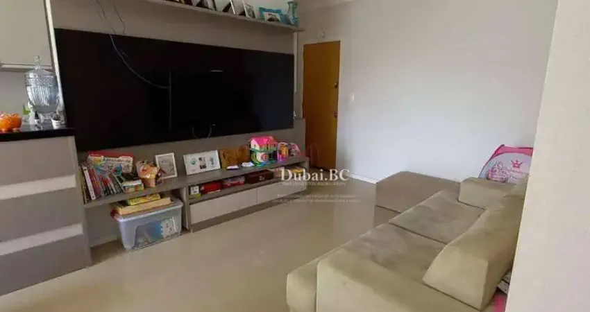 Apartamento mobiliado a poucos metros do Balneário Shopping!