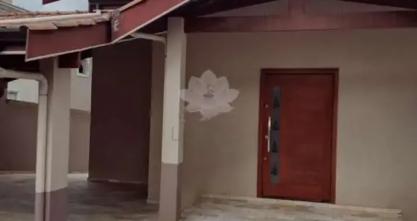 Casa com 3 quartos para alugar na Vila Petrópolis, Atibaia 