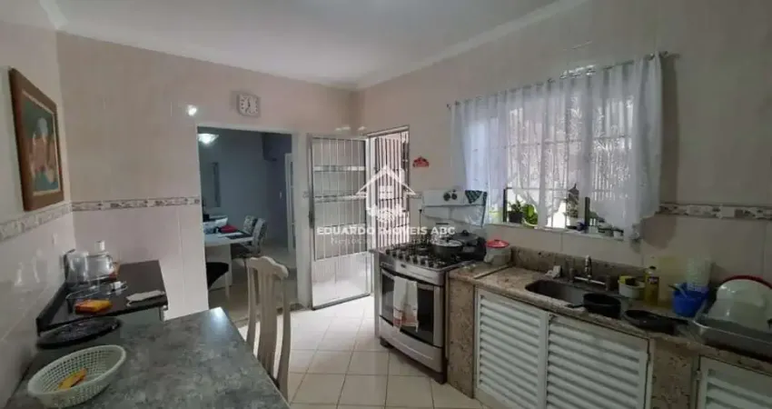Casa Assobradada para Venda no bairro Dos Casa, 4 dorm, 250 m