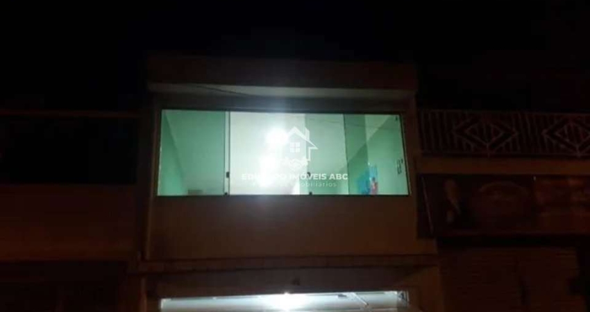 Sobrado para Venda no Alvarenga. 2 casas no quintal. 2 vagas de garagem.