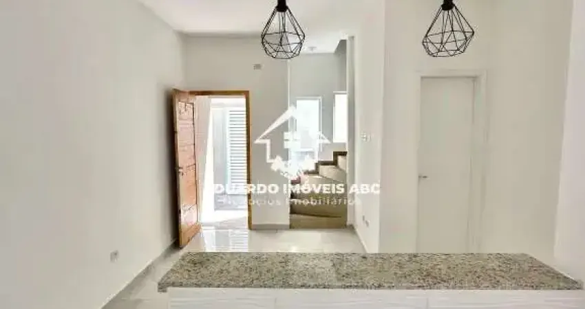 REF 10485- 2 Dormitórios. 1 Vaga. Ótima localização- Praia Grande
