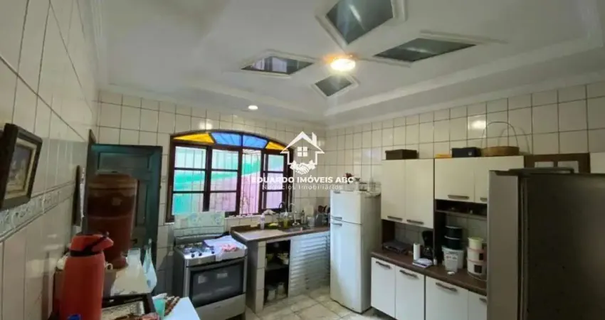 Casa (Casa Padrão) para Venda, 2 dorm(s), 1 suite(s), 4 vaga(s), 180 m²