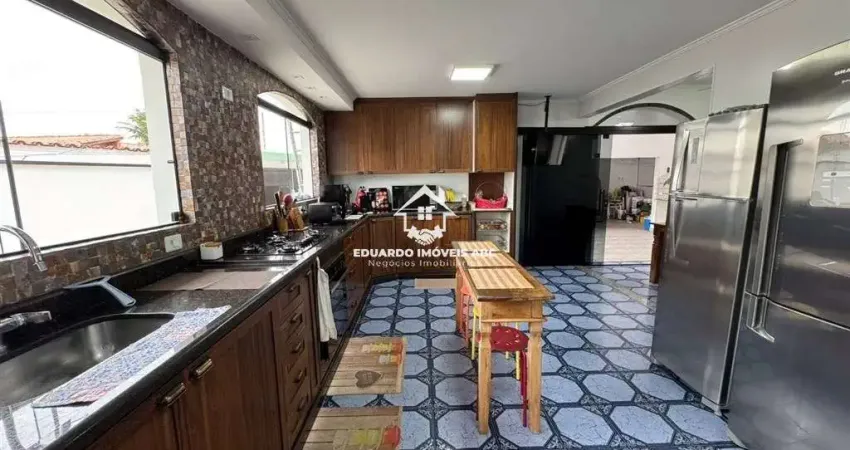 Casa (Casa Padrão) para Venda, 3 dorm(s), 3 suite(s), 5 vaga(s), 322 m²