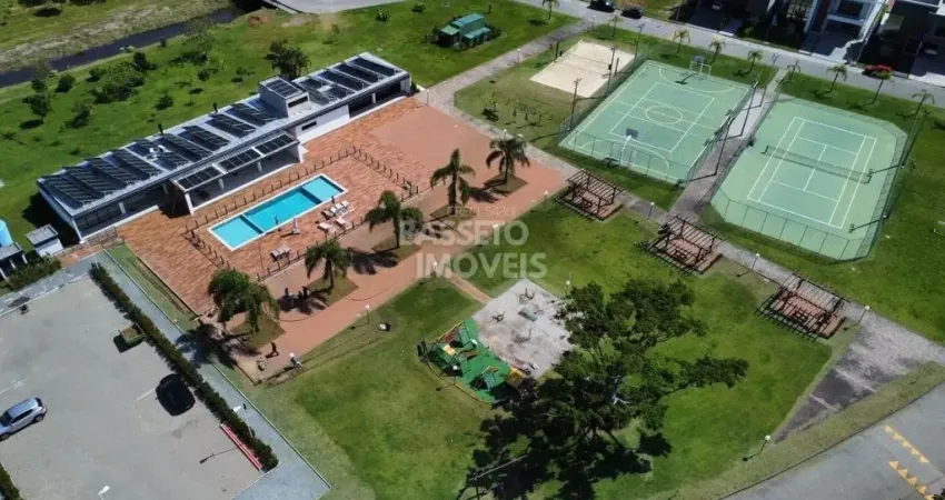 Terreno em condomínio fechado, localizado no bairro ingleses.