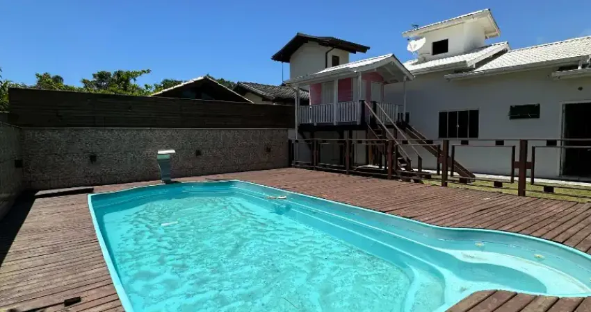 Casa com 3 quartos à venda na Rua Ernani Cotrin, 100, Centro, Imbituba