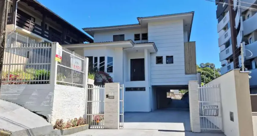 Casa com 3 quartos à venda na Servidão Emílio R E Reddin, 88, Anita Garibaldi, Joinville