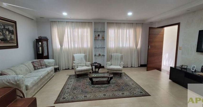 Sobrado Com uma área total de 160m² e 297m² de área construída