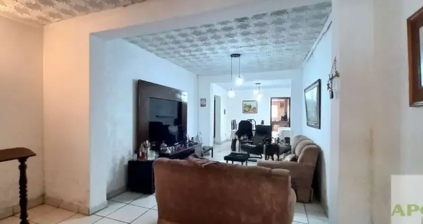 Casa Térrea com Terreno de 340 m² com 2 Frentes (Vila Emir)