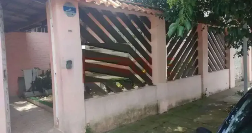 Campo Belo Casa térrea ótima localização rua arborizada e tranquila