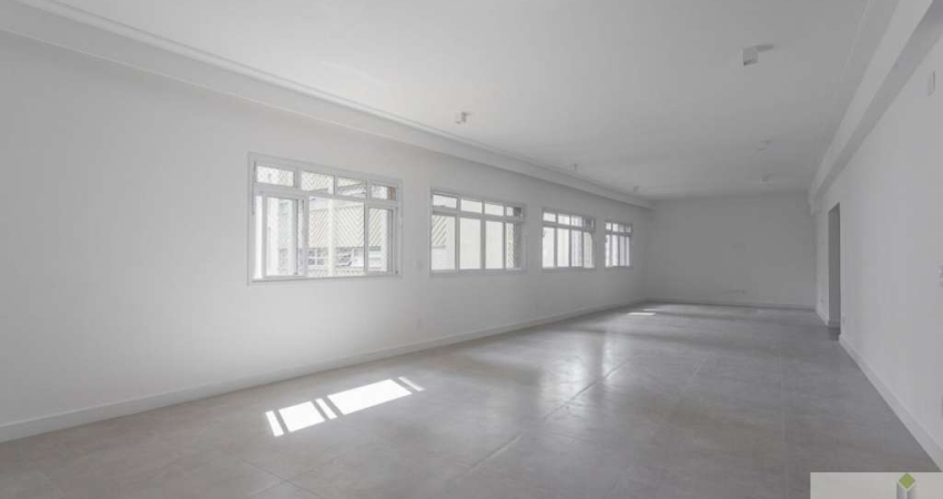 Jardim Paulista 3 Dormitórios, Suíte, 2 garagens, 225m²
