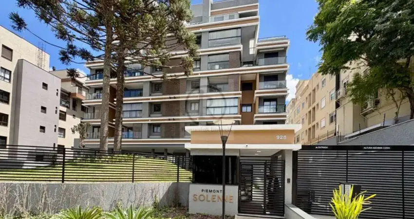 Apartamento semi mobiliado de 2 dormitórios com suíte, condomínio clube, sacada com churrasqueira e uma vista deslumbrante.