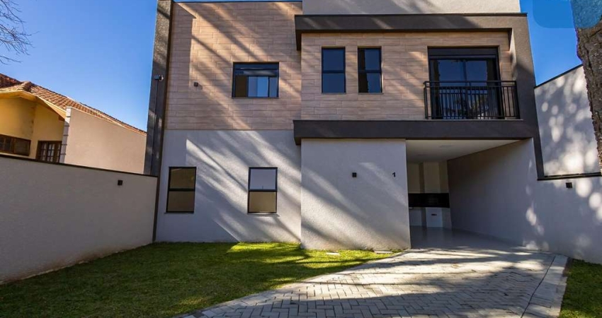 Sobrado novo à venda no Santa Cândida  3 Suítes e 3 Vagas
