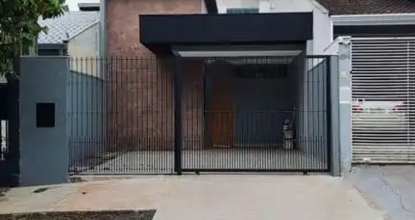 Casa para Venda em Maringá, Jardim Everest, 2 dormitórios, 1 banheiro, 2 vagas
