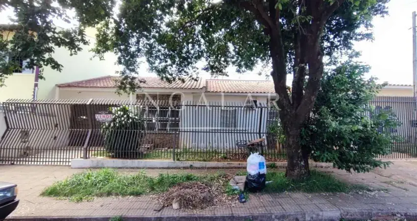 Casa para Venda em Maringá, Parque Residencial Cidade Nova, 3 dormitórios, 1 suíte, 2 banheiros, 3 vagas
