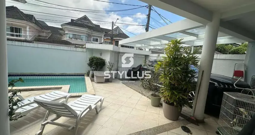 Casa em condomínio fechado com 4 quartos à venda na Rua João Marques Cadengo, Vargem Pequena, Rio de Janeiro