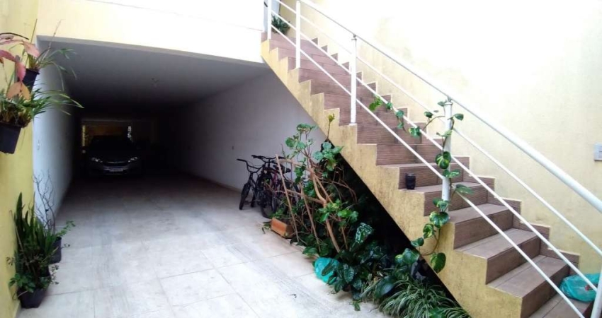 Venda | Sobrado com 241m², 5 dormitórios, 4 suítes, 2 WC, 8 vagas, Vila América
