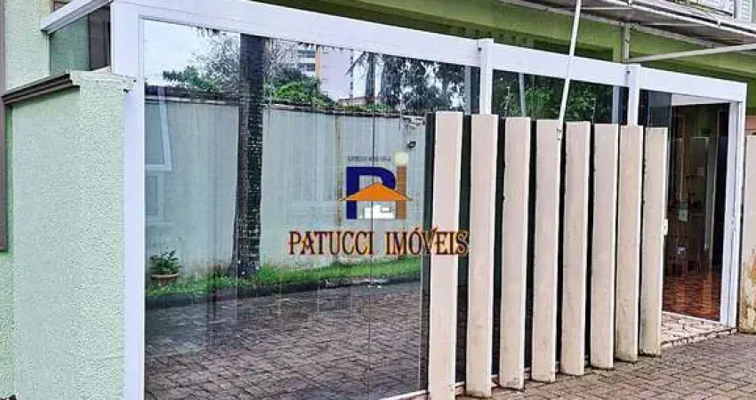 Sobrado em Condomínio com Piscina, Próximo ao Mar!
