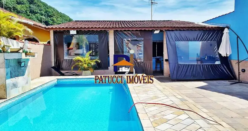 Casa com Piscina! Totalmente Mobiliada em Ótima Localização!
